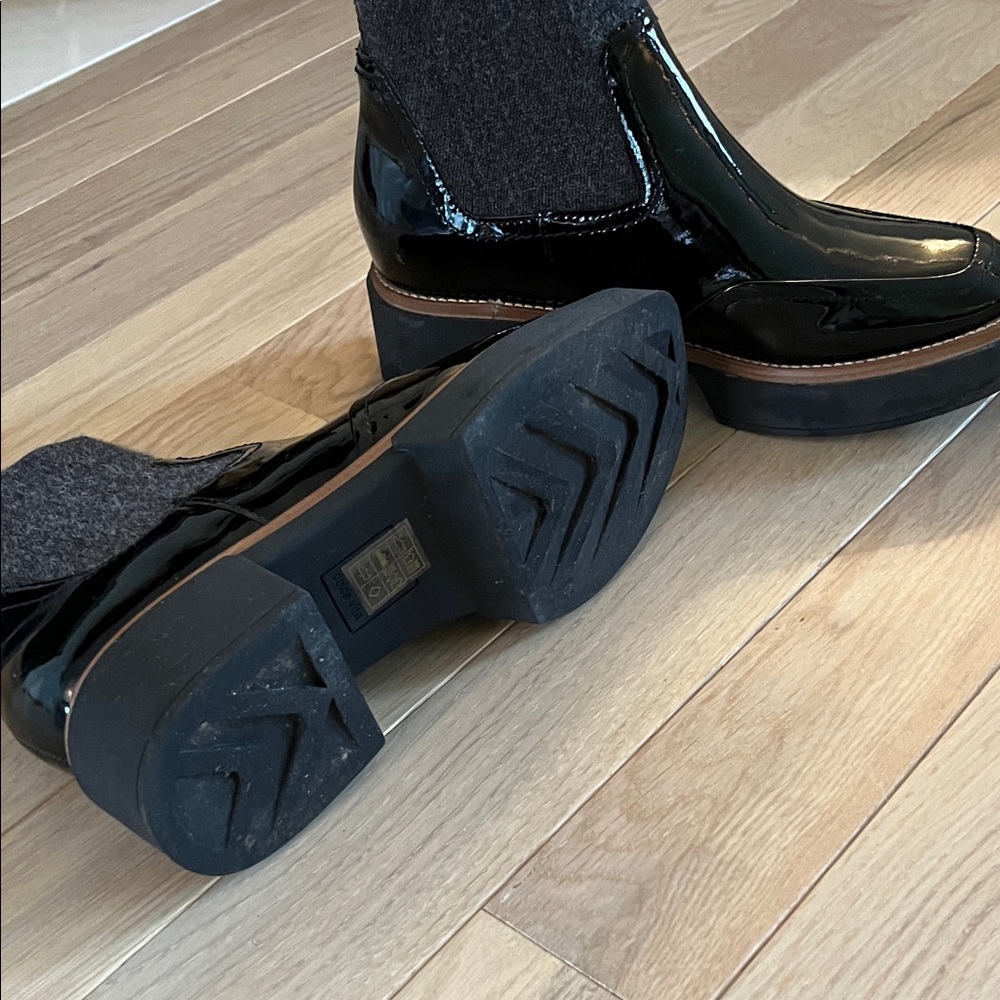 Dolce Vita Black Patent Leather Ankle Boots - Picture 3 of 4